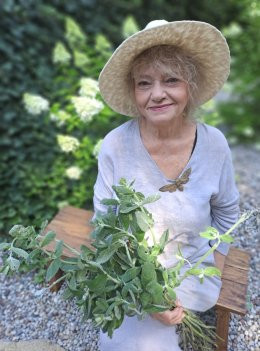 Piła Wydarzenie Spektakl Anna Seniuk - Księga ziół i nie tylko